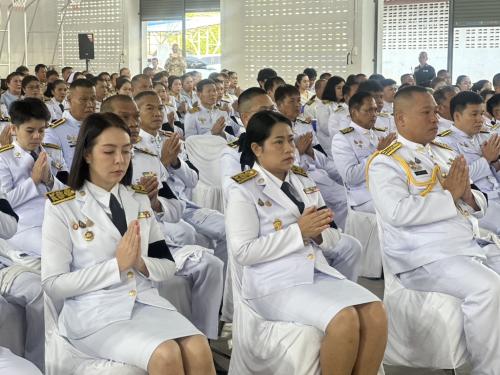 “สพอ. บ้านโคก ร่วมพิธีทำบุญตักบาตรถวายพระราชกุศลและพิธีวางพวงมาลา เนื่องในวันนวมินทรมหาราช”